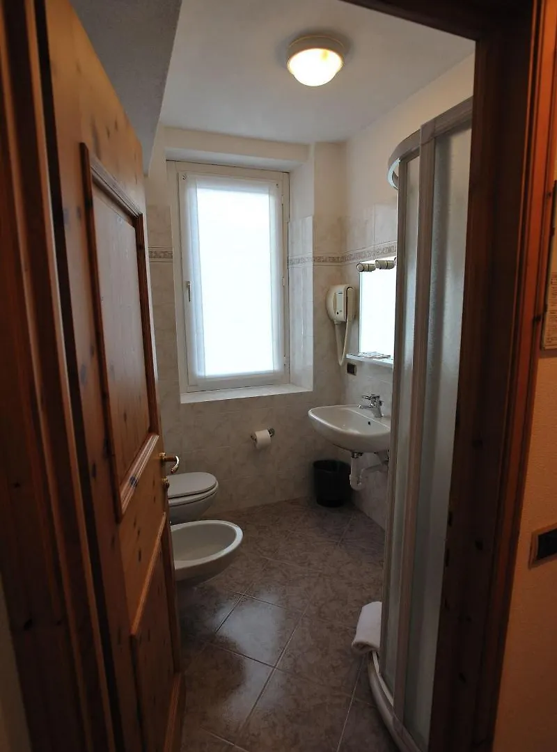 Meuble Garni Della Contea Hotel Bormio Italien