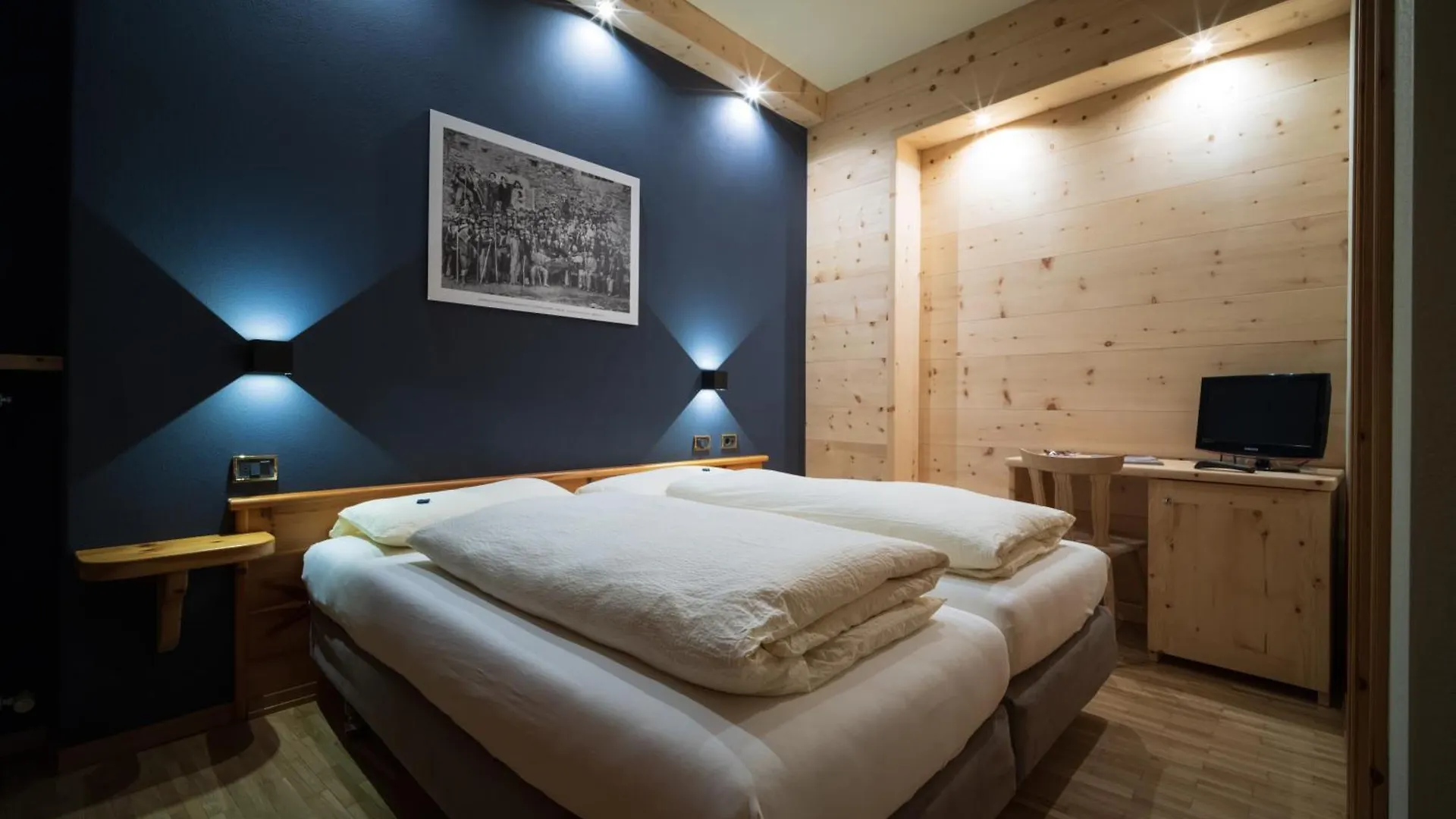 Meuble Garni Della Contea Hotel Bormio