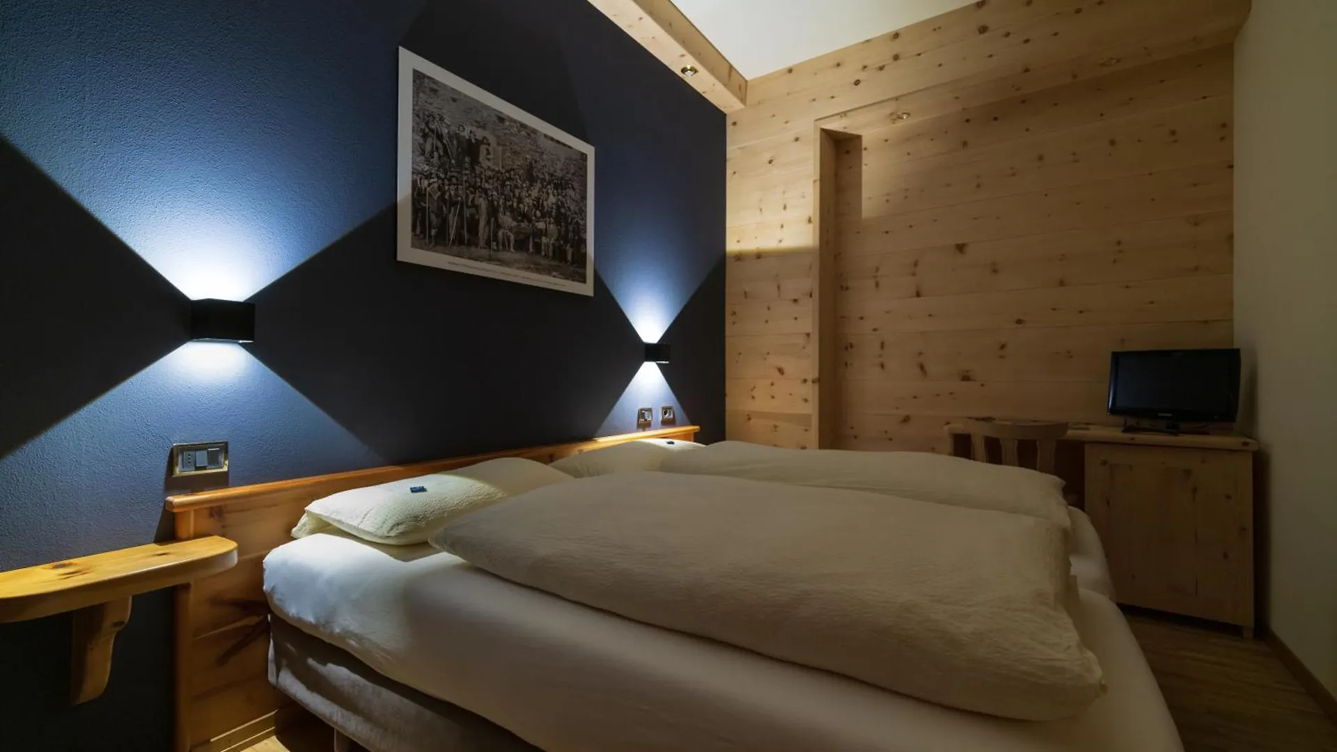 Meuble Garni Della Contea Hotel Bormio