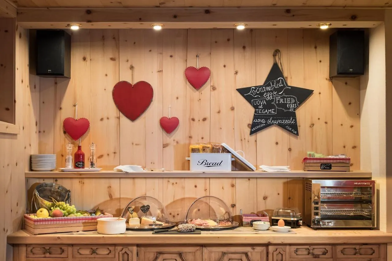 Hotel Meuble Garni Della Contea Bormio 3*,
