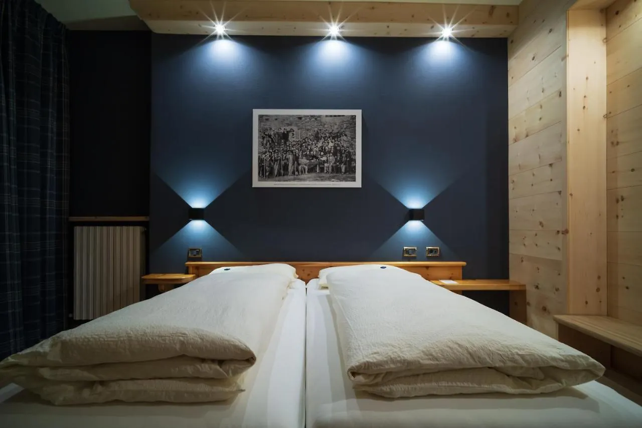 Meuble Garni Della Contea Hotel Bormio 3*,