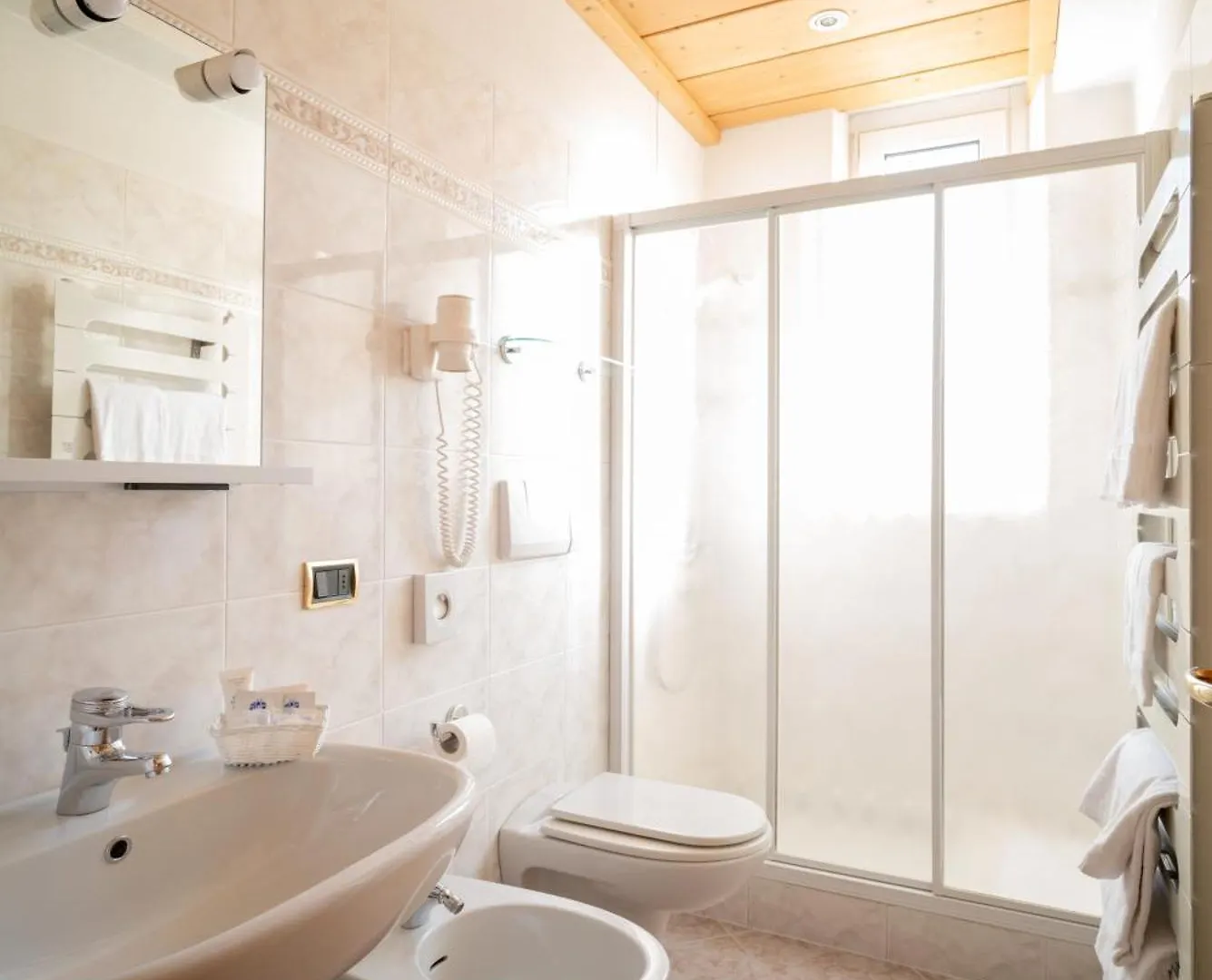 Meuble Garni Della Contea Otel Bormio