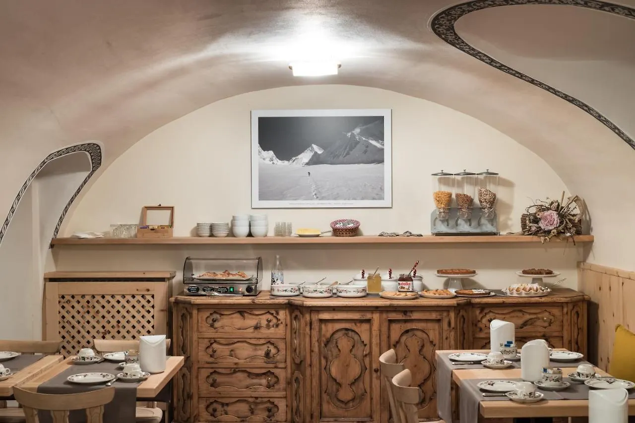 Meuble Garni Della Contea Otel Bormio