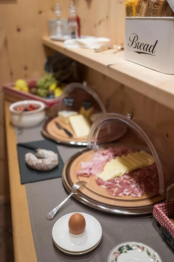 Meuble Garni Della Contea Otel Bormio İtalya
