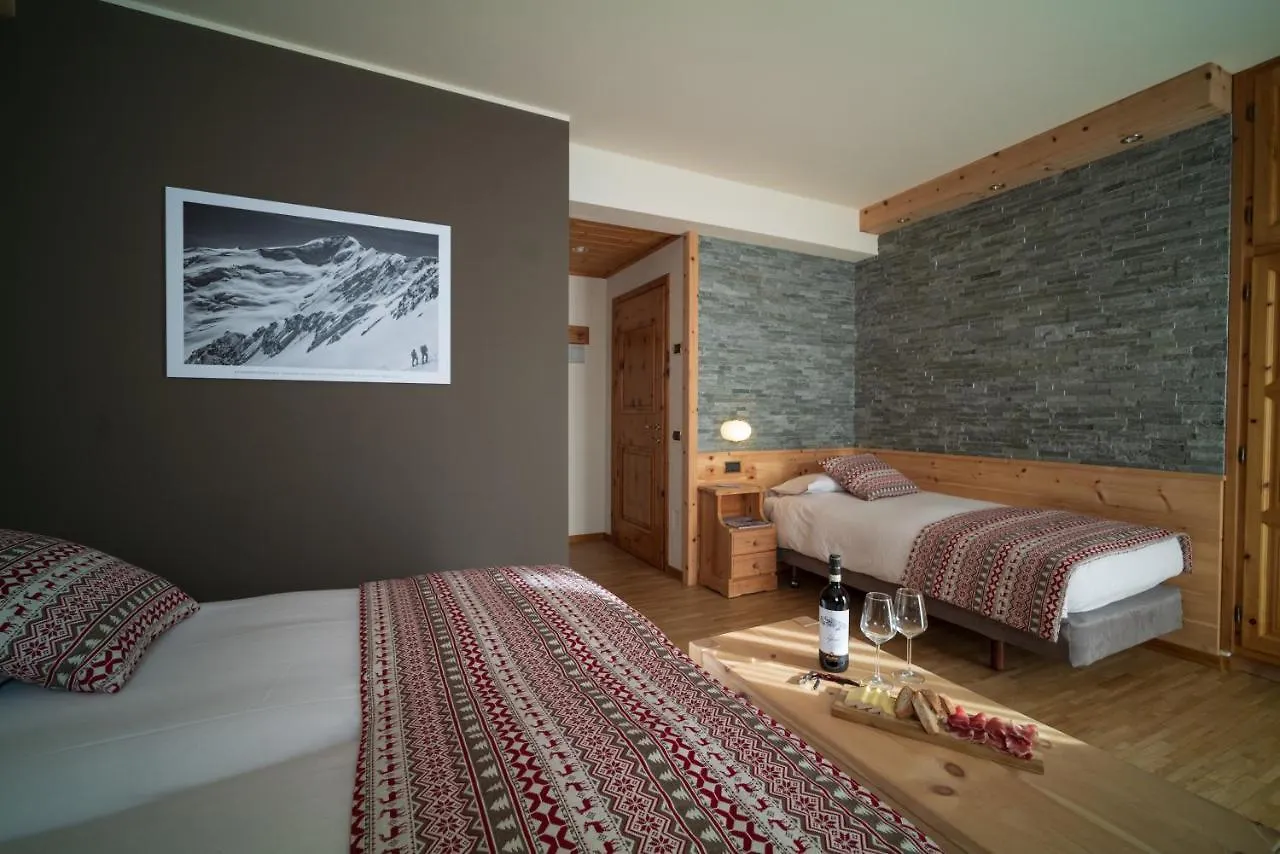 Meuble Garni Della Contea Hotel Bormio